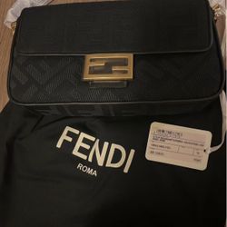 AUTHENTIC NWT FENDI BLACK BAGUETTE