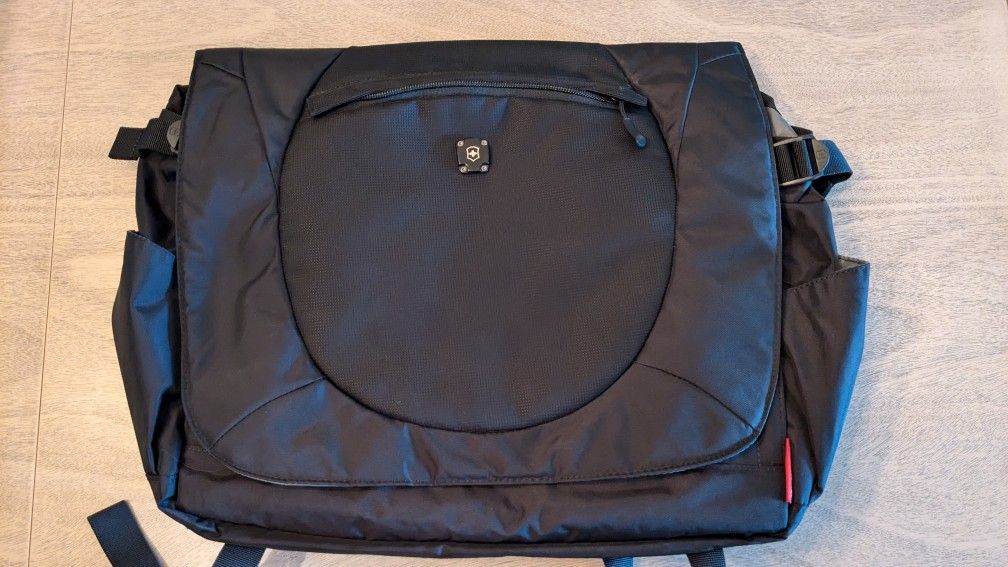 Victoronix Black Messenger/Laptop Bag 18" x 14"
