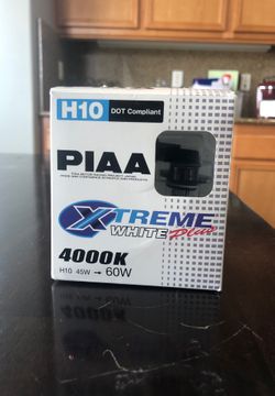 PIAA Xtreme white headlight bulb