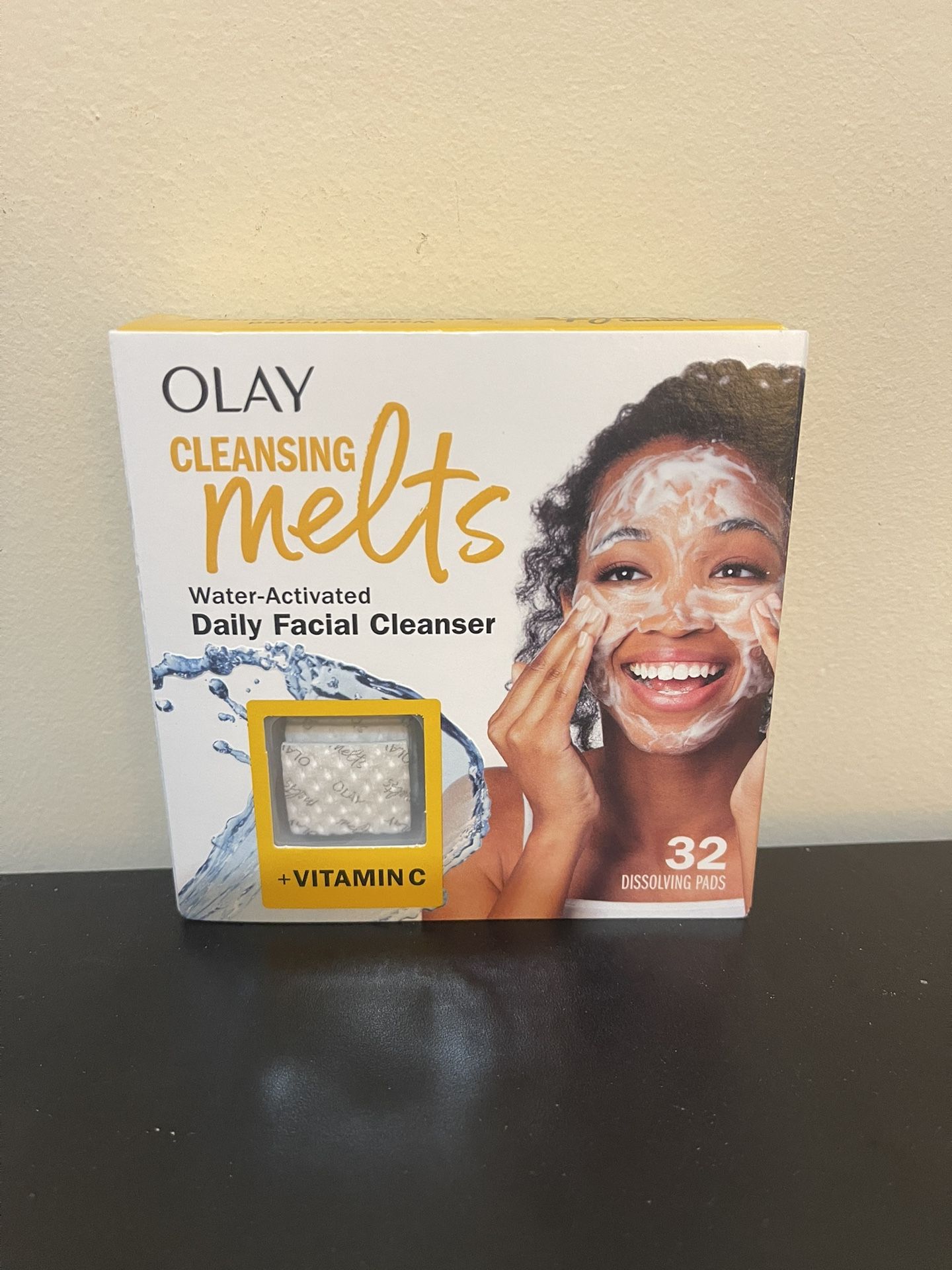 Olay Cleansing Melts + Vitamin C Face Wash, 32 count, Water-Activated Face Wash Cleans, Tones, and Refreshes Skin