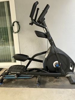 Nautilus Elliptical Bike     Cash Only. Pickup In Winnetka. 