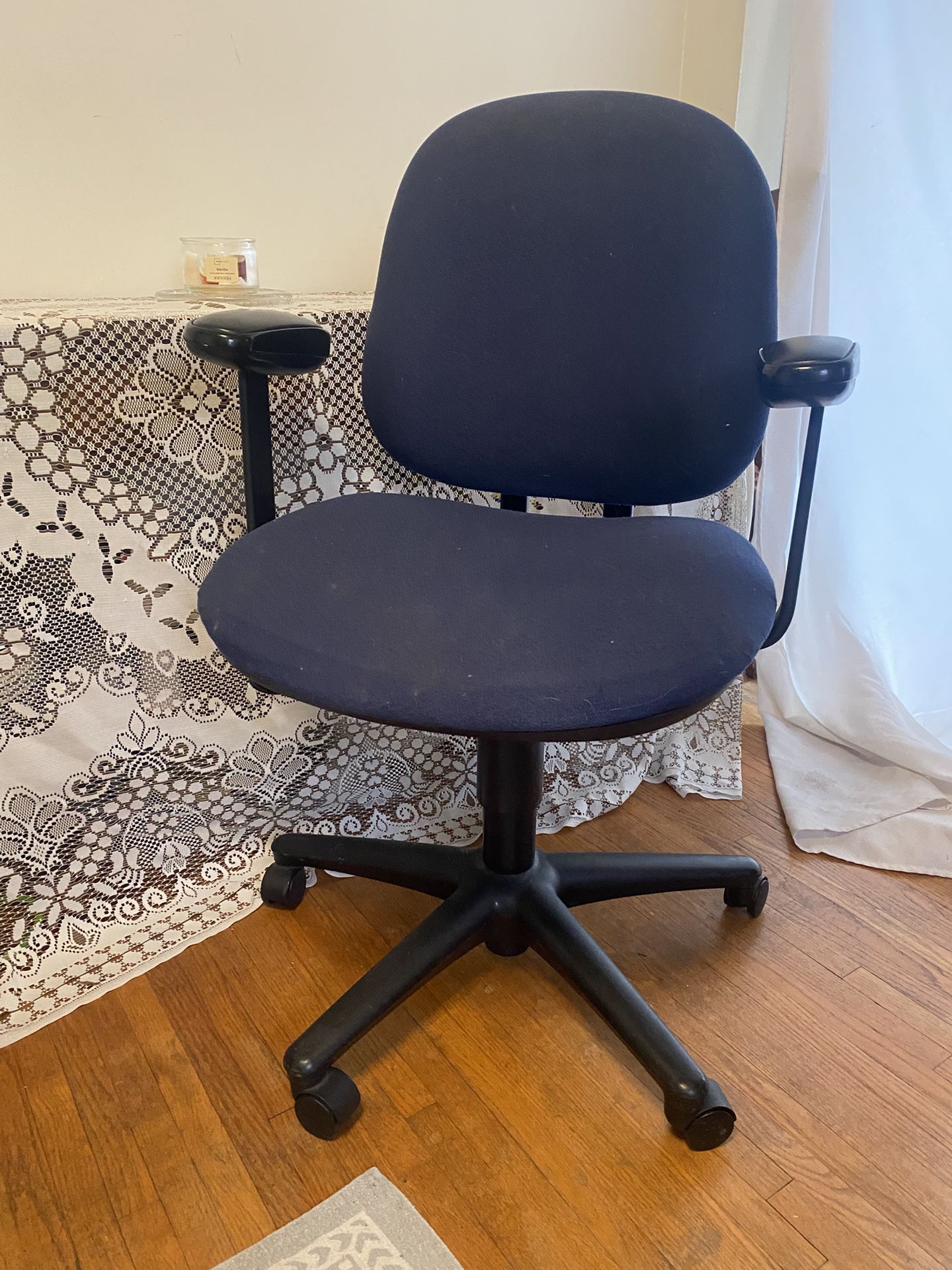 Must Go Today - Quality Desk Chair