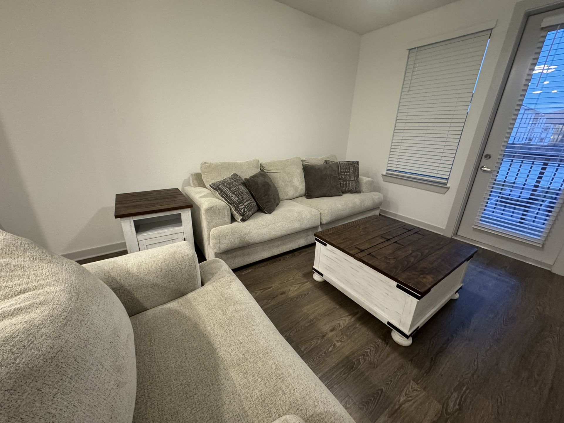Living Room Furniture Set! $450 or Best Offer!!
