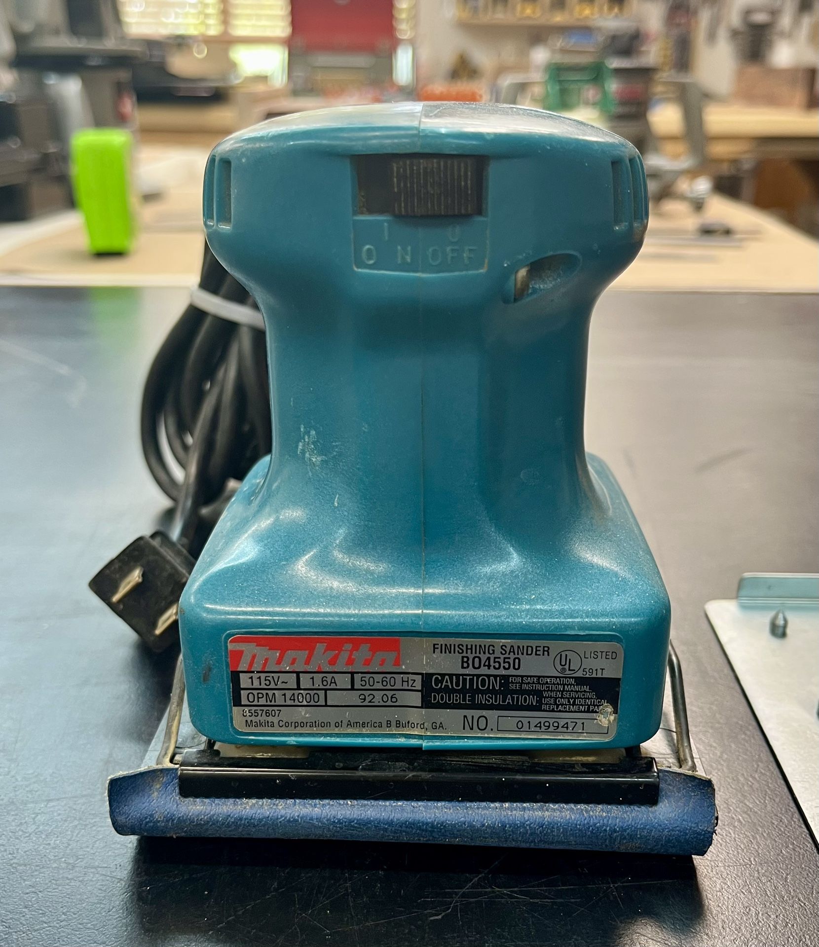 Vintage Makita Finishing Palm Sander w/ Metal Plate