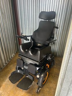 Permobil powered wheelchair F3 corpus