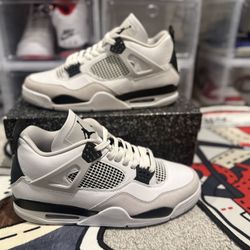 Jordan Retro 4 Military Black Size 13
