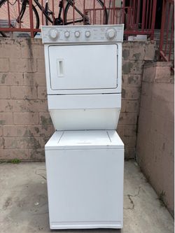 Stackable washer and gas dryer