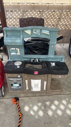 Play kitchen