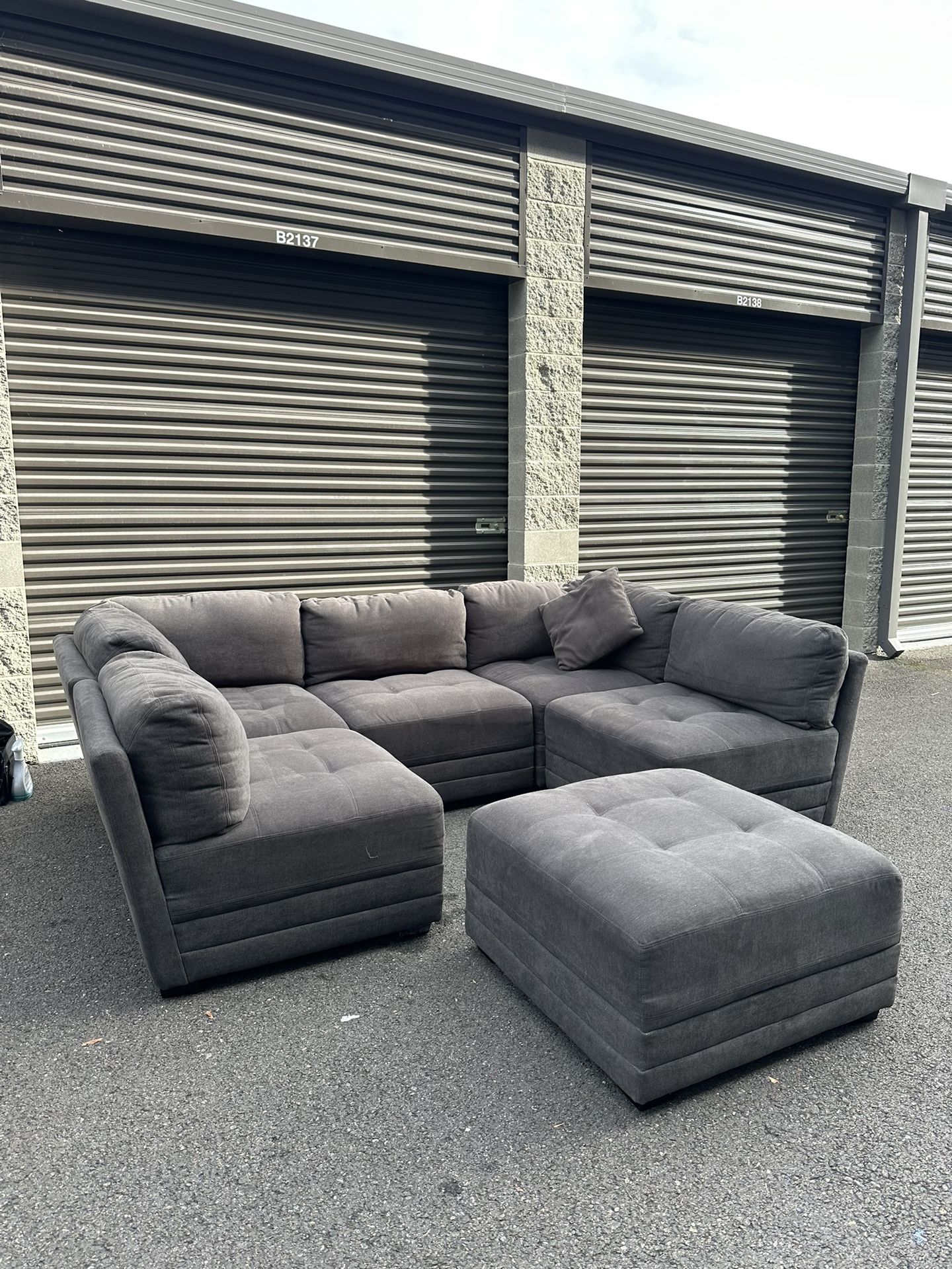 Costco 6-Piece Modular Sectional Couch (DELIVERY AVAILABLE)