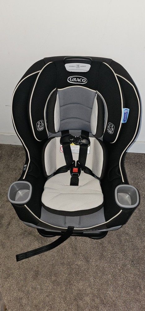 Graco Extend2Fit 2-in-1 Convertible Car Seat,

