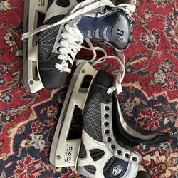 CCM Super Tacks 852.    Sz 9 Mint 