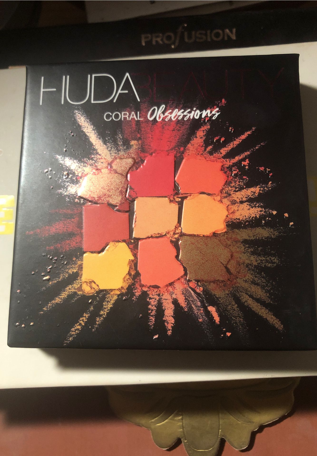 New authentic huda beauty palette