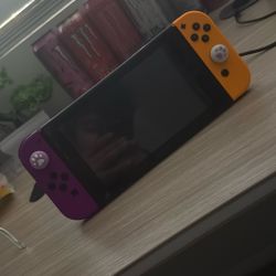 Nintendo switch 1 with Limited controllers
