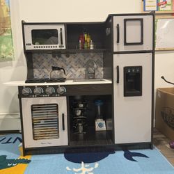 Melissa & Doug Kids Modern Kitchen