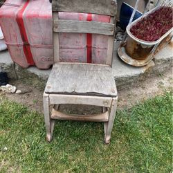 USED DECORATION CHAIR
