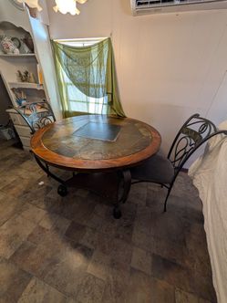 Table with 4chairs