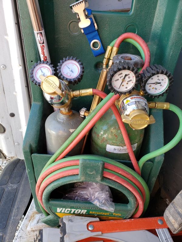Uniweld oxy/ace torch kit with tanks for Sale in PLEASURE RDGE, KY