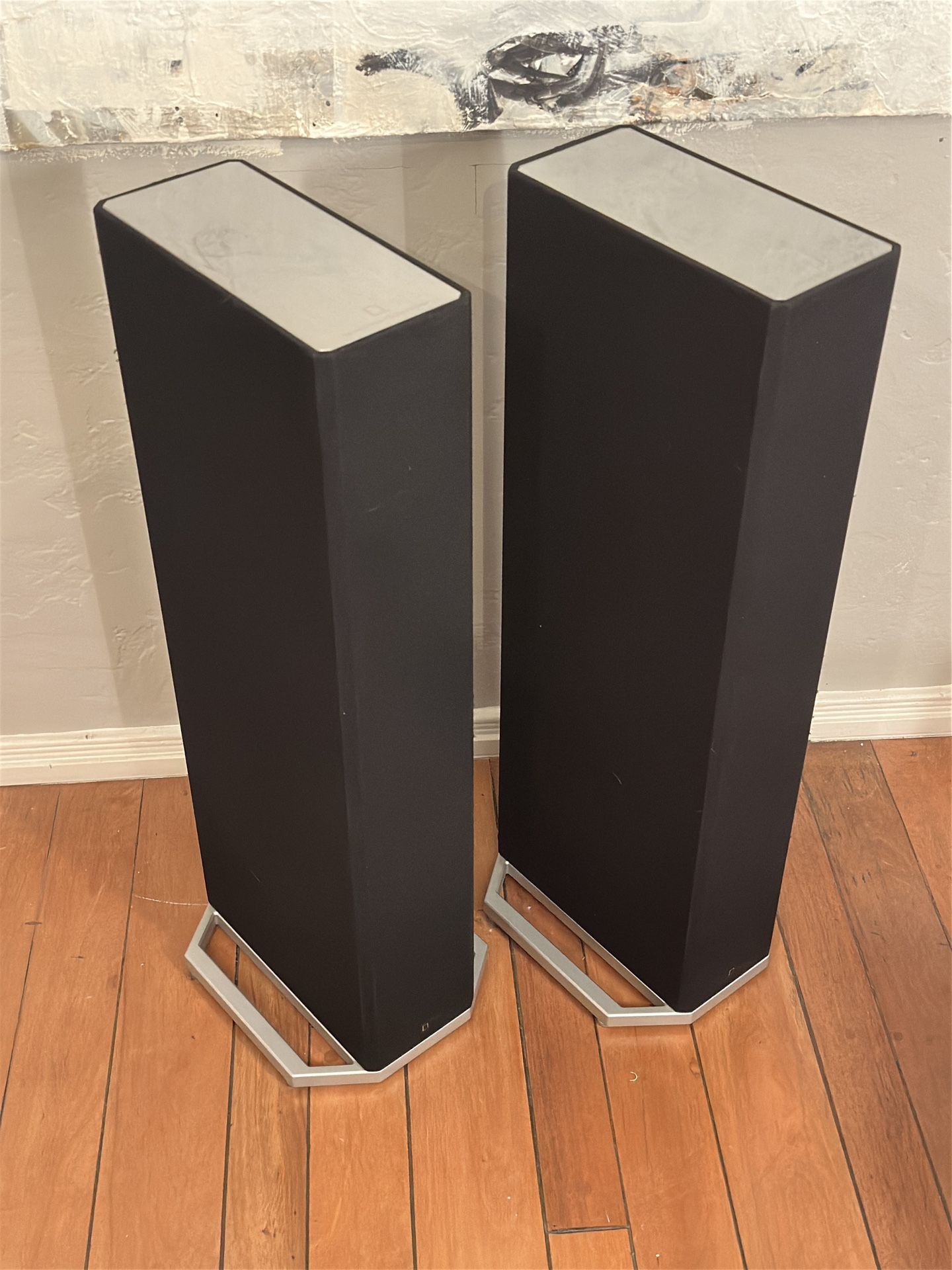 Definitive Technology Bp 9020 Tower Speakers W/ Sub Atmos