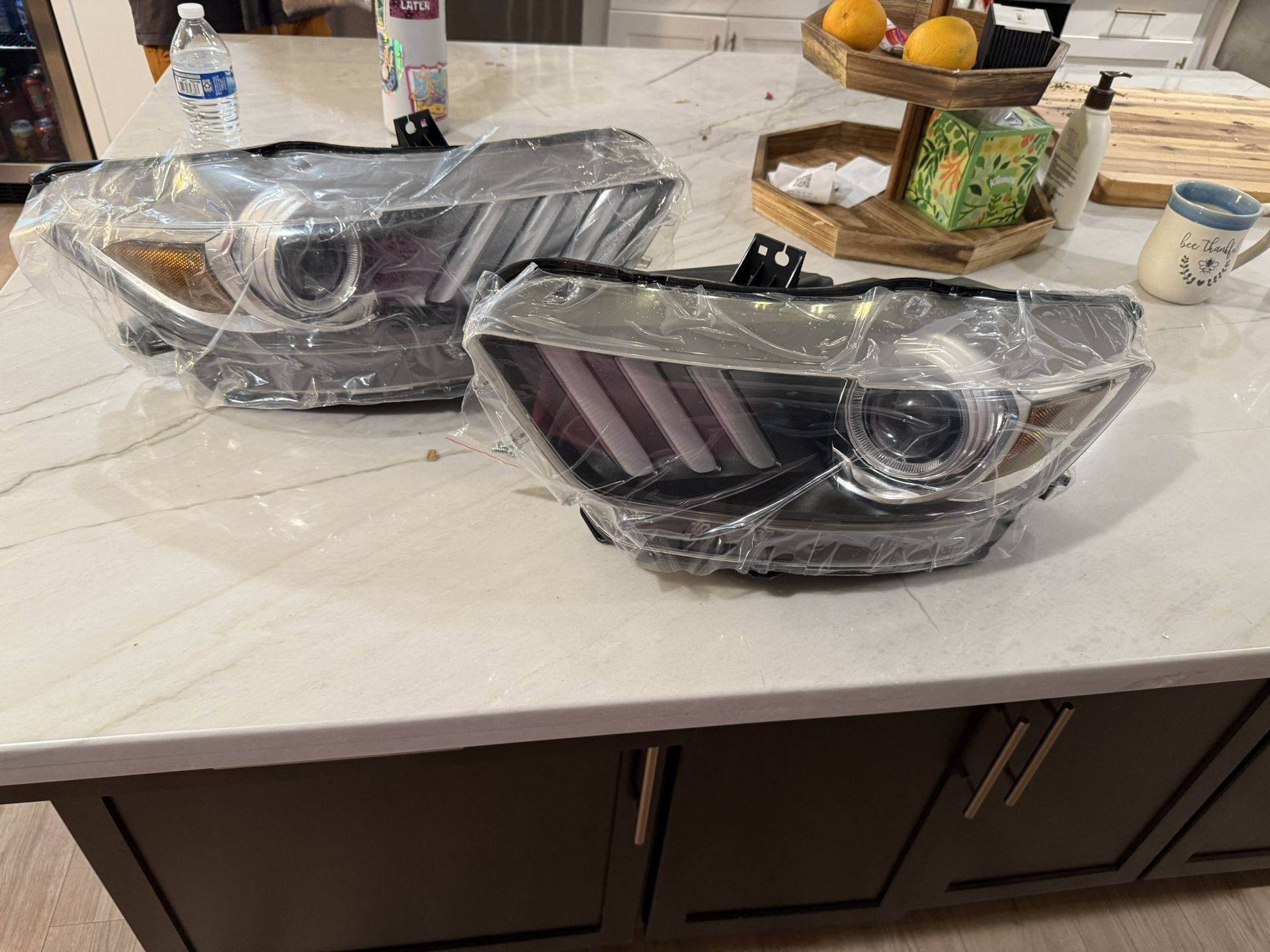 18-23 Ford Mustang w/DRL Headlight SET