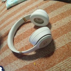 Beats Solo 4 White And Gold