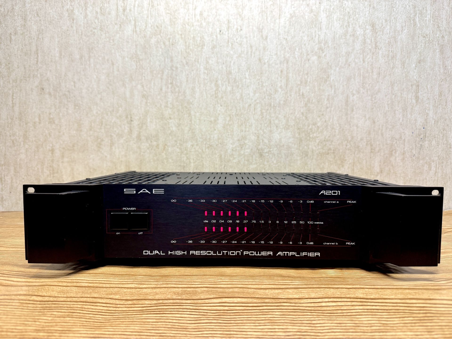 SAE Scientific Audio Electronics A201 Dual High Resolution Power Amplifier