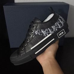 Dior | Black B23