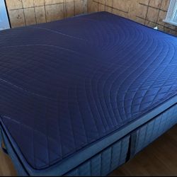 Purple Rejuvenate Plus 2.0 King Mattress, Like New, Free Local Delivery