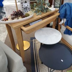 Console Table New 140.00