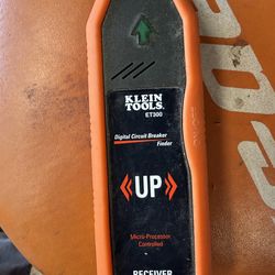 Klein Tools Digital Circuit Breaker Finder
