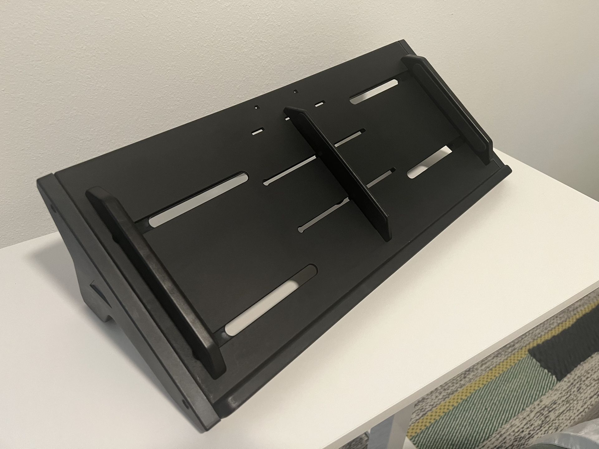 Synth Stand