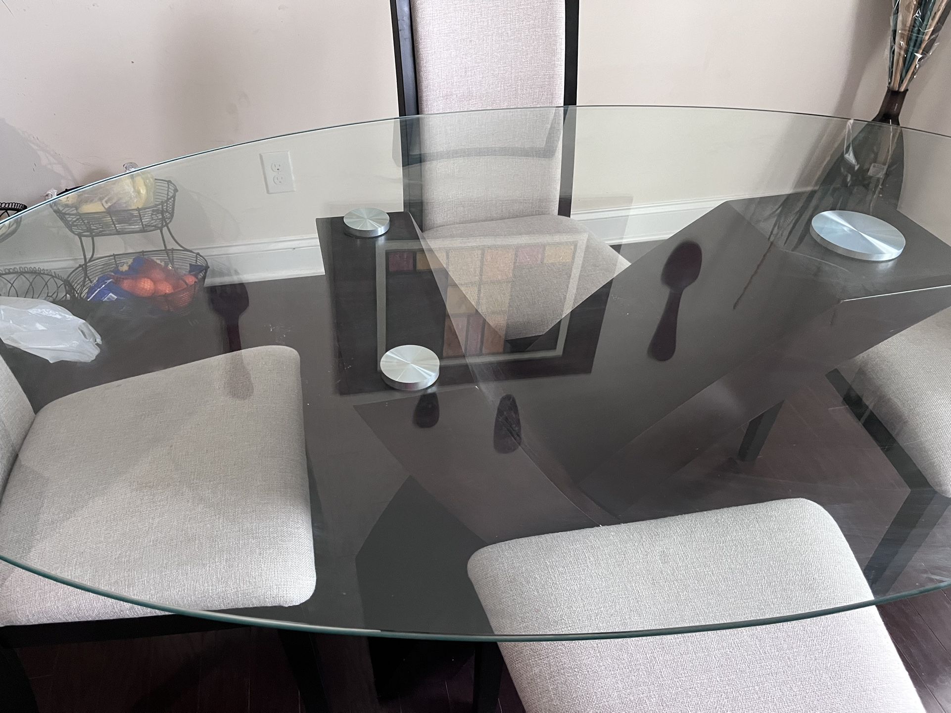 Breakfast  Table With Chairs 