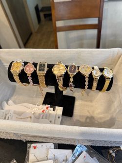 Relojs y pulseras de mujer $10 cada uno