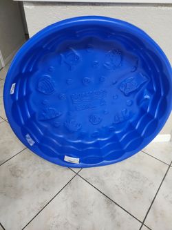 36 - inch round Plastic Kiddy Pool by Bluescape $3.99