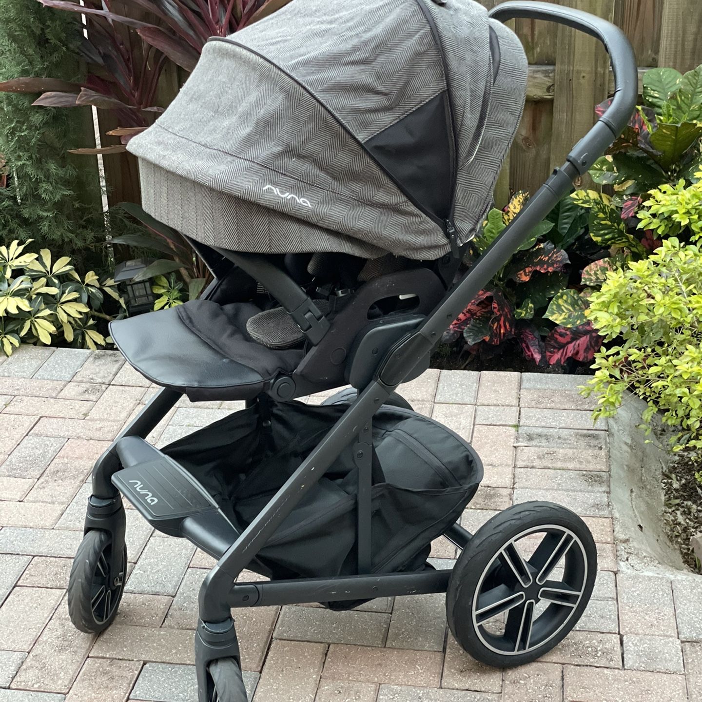 Nuna Mixx Stroller 2019 Nordstrom Special Edition Verona Caviar