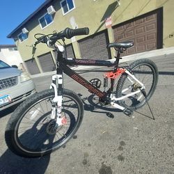 Genesis V2100  6061 Aluminum Mountains Bike 