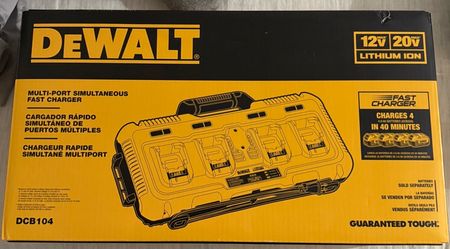 DeWALT MultiPort Fast Charger