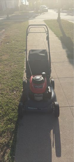 Honda harmony 2 , 2 blades . Rear wheels drive , serviced