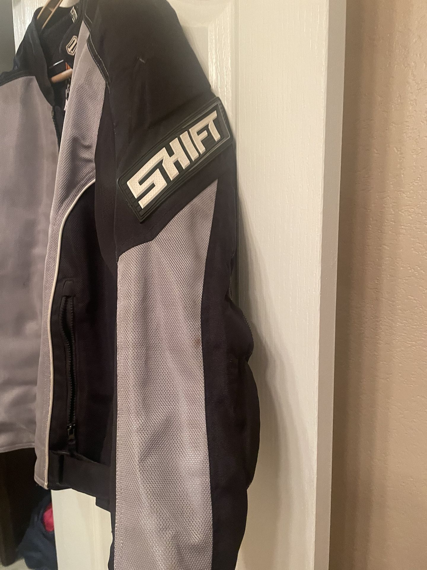 Shift Moto Jacket With Armor 