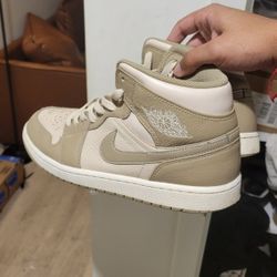 Air Jordan 1 Beige (New)