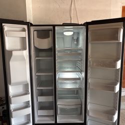 REFRIGERATOR 