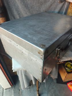 Vintage metal alloy case
