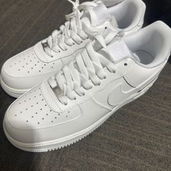 Air Forces White (Size 9)
