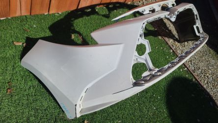 2020 - 2022 TOYOTA COROLLA L LE XLE FRONT BUMPER COVER GENUINE USED OEM. NCFF