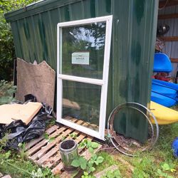 New 3x5 Simonton Series Double Pane Vinyl Window