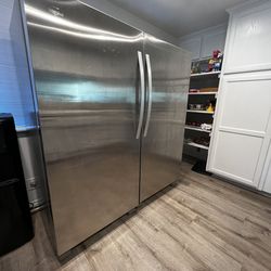 Whirlpool side-by-side refrigerator/freezer