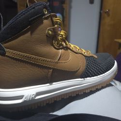 Nike Sneaker/Duckboots Water Proof