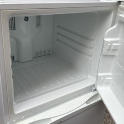 GE Fridge 