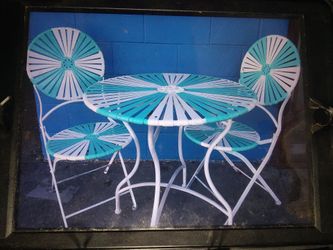 CHAIRS AND TABLE METAL