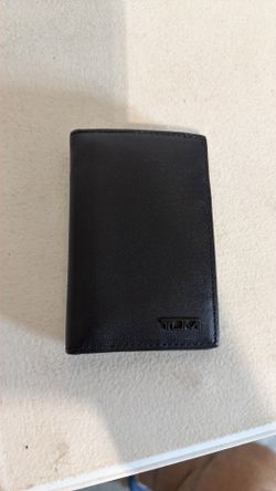 Tumi card case wallet in black