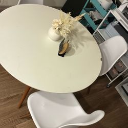 Dinner Table W Chairs